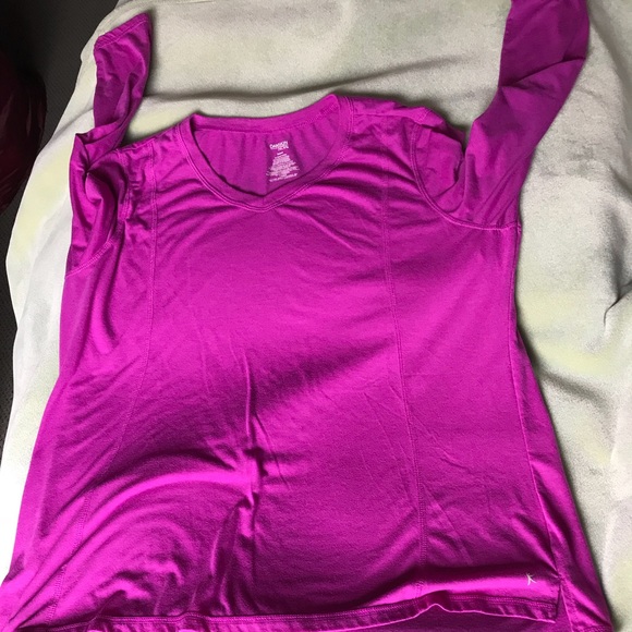 Long sleeve workout shirt - Picture 2 of 3